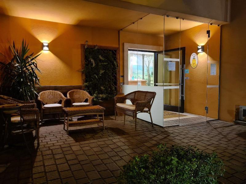 Hotel Cladan Ассізі Екстер'єр фото