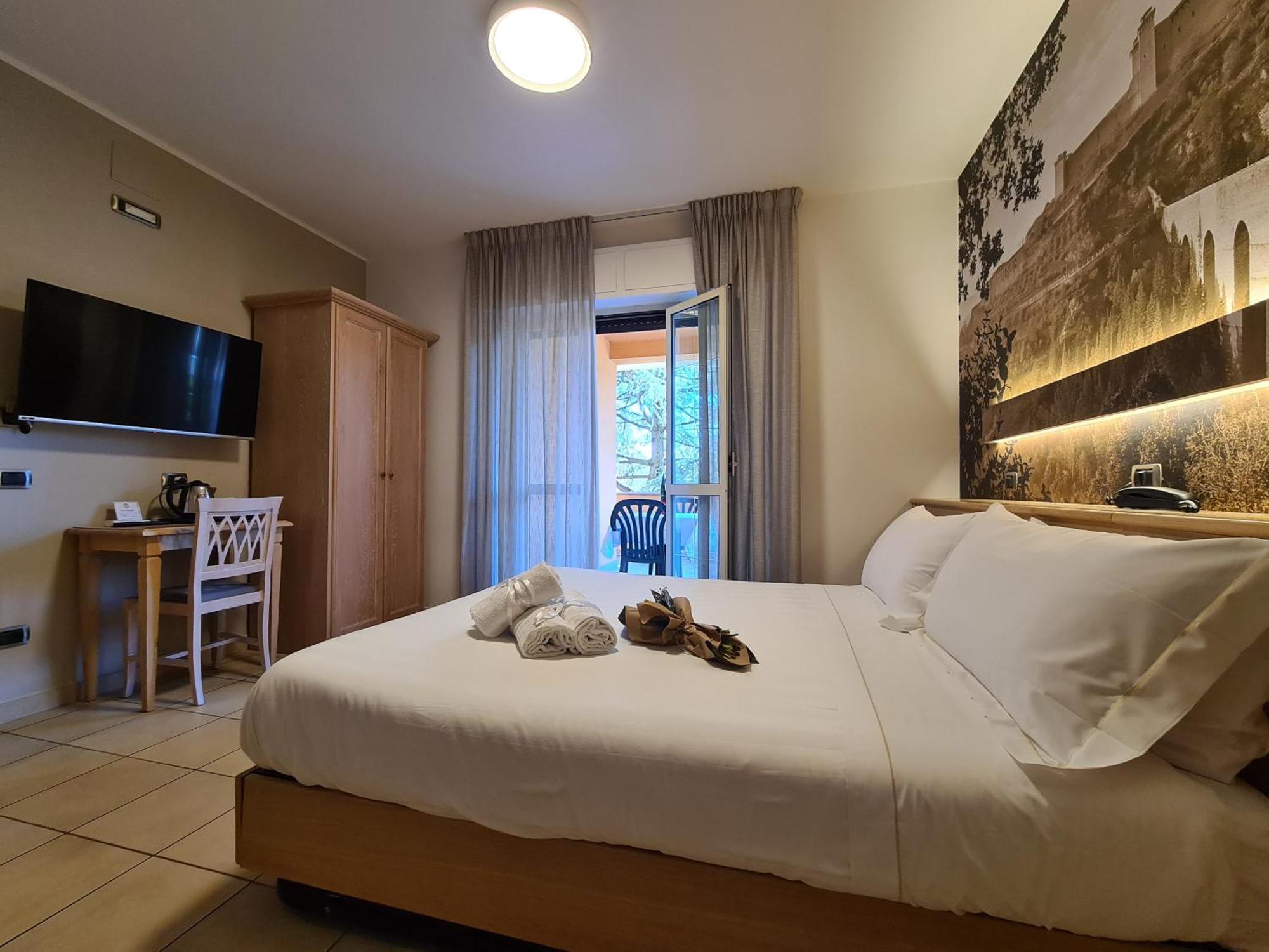 Hotel Cladan Ассізі Екстер'єр фото