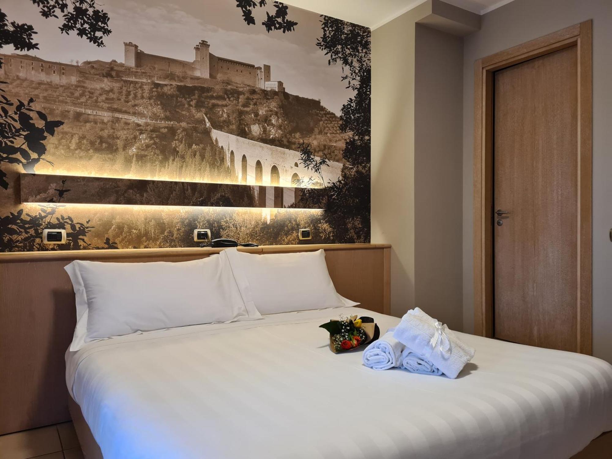 Hotel Cladan Ассізі Екстер'єр фото