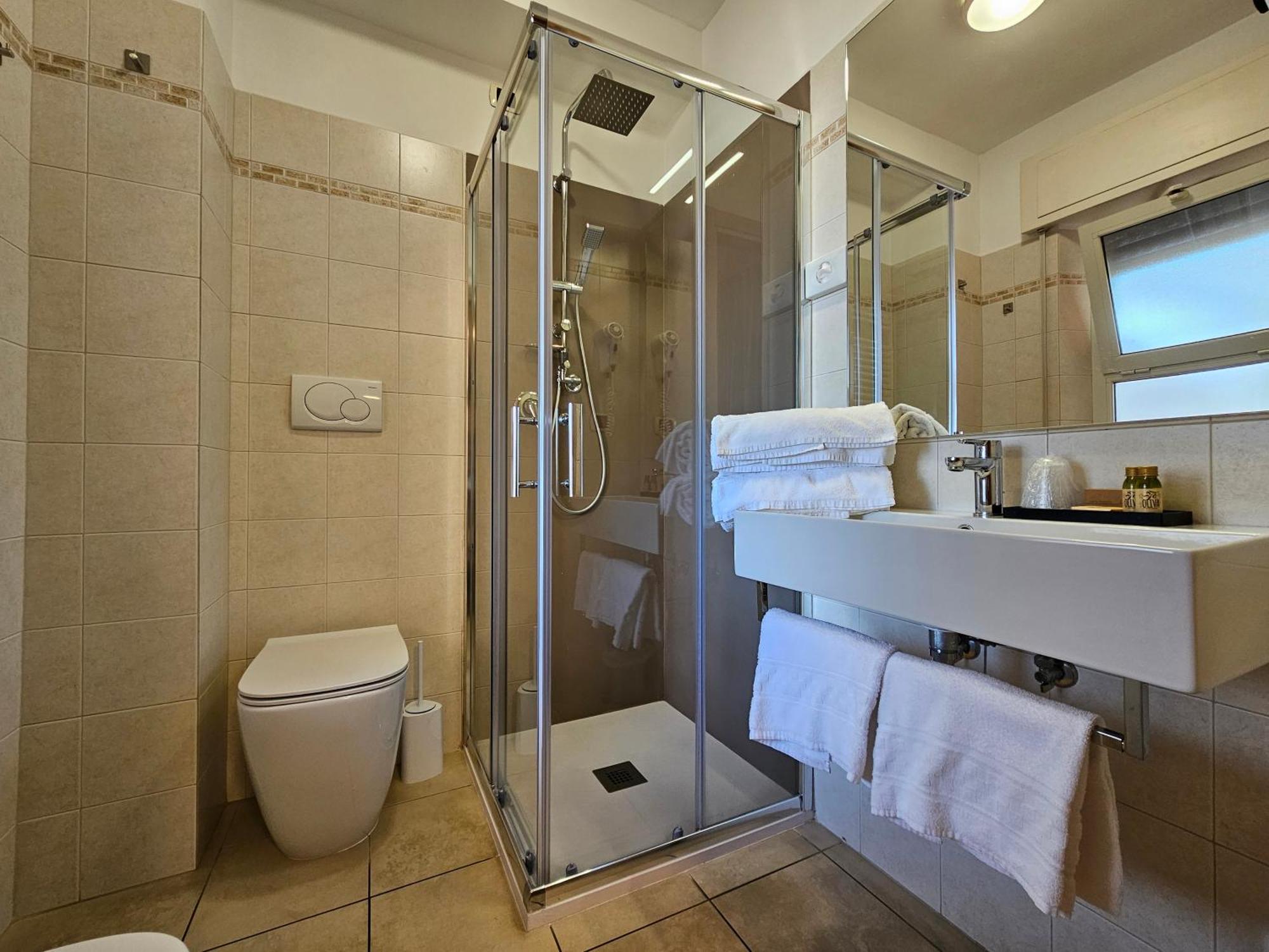 Hotel Cladan Ассізі Екстер'єр фото